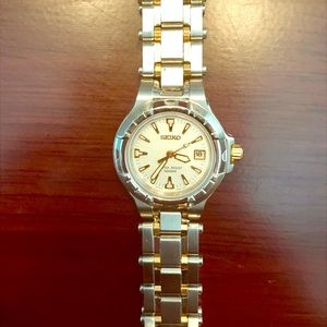 Ladies 2-Tone watch, like new!!